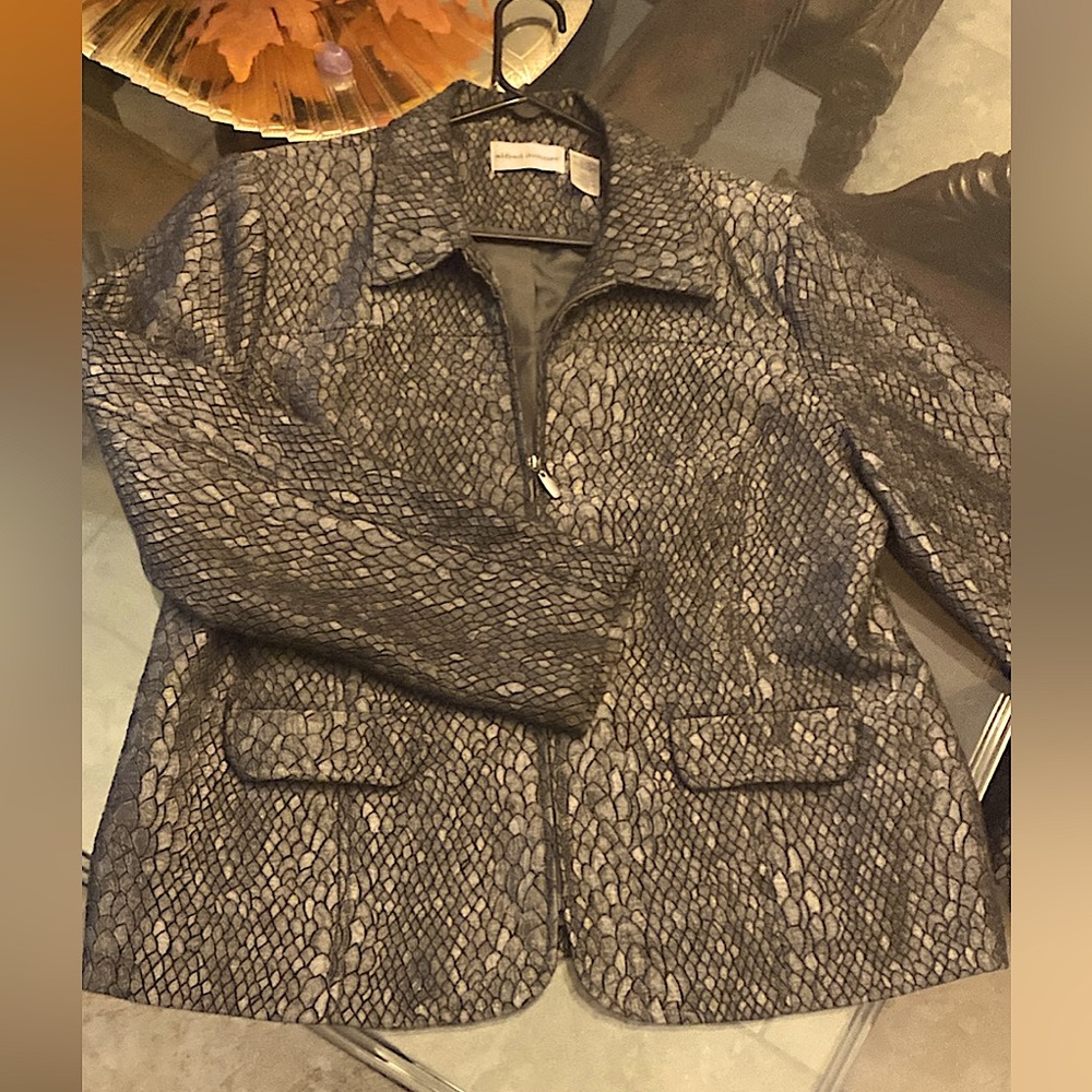 Alfred Dunner- Grey Snake Skin Pattern Zip Up Suit Coat - Size 14